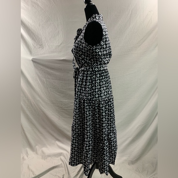 Black/White Print Ruffle Hem Belted Dress - Picture 8 of 10